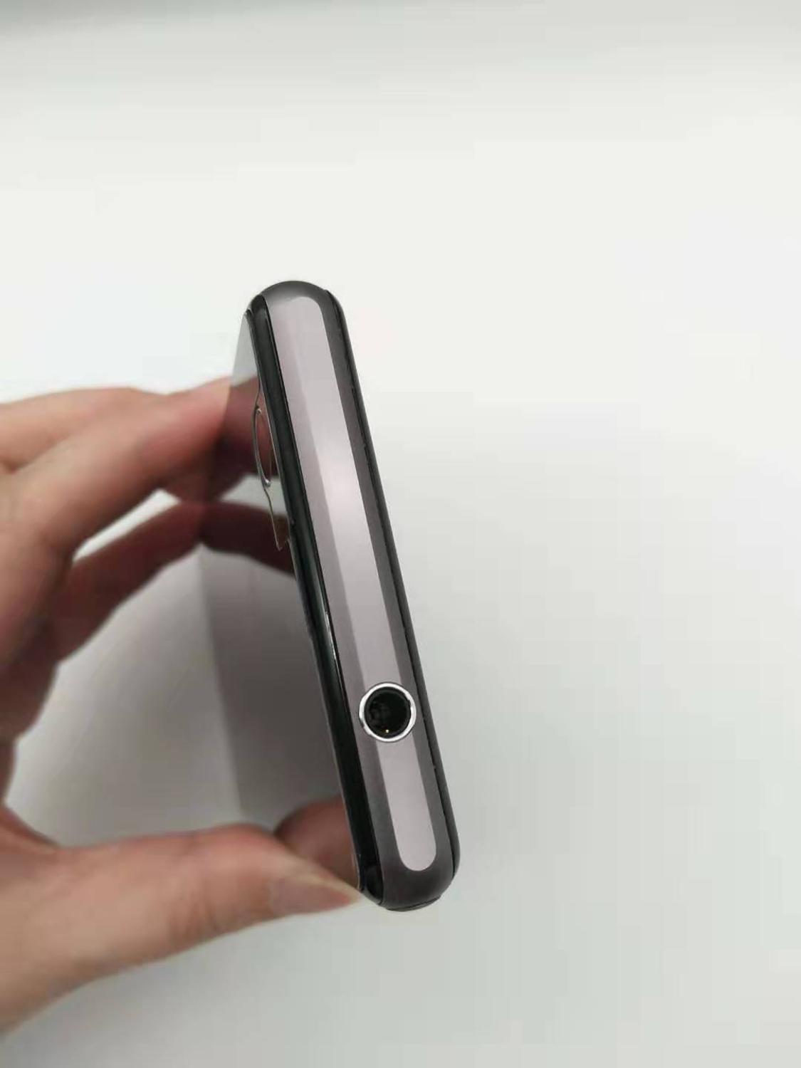 Sony Xperia Z1 Compact Refurbi - Drone Z1 评论和价格